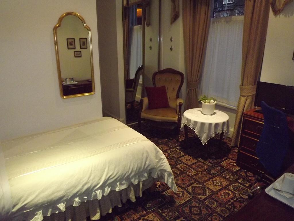 The Hotel Broughty Ferry Dundee Room photo